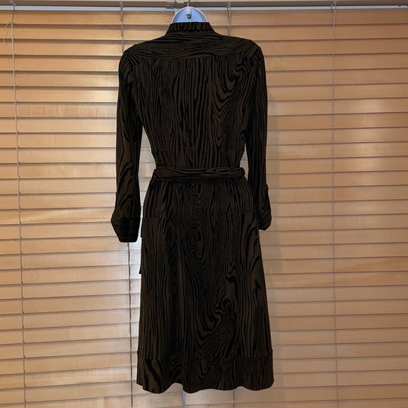 Diane Von Furstenberg Konya Marbled Wrap Dress - Picture 6 of 12
